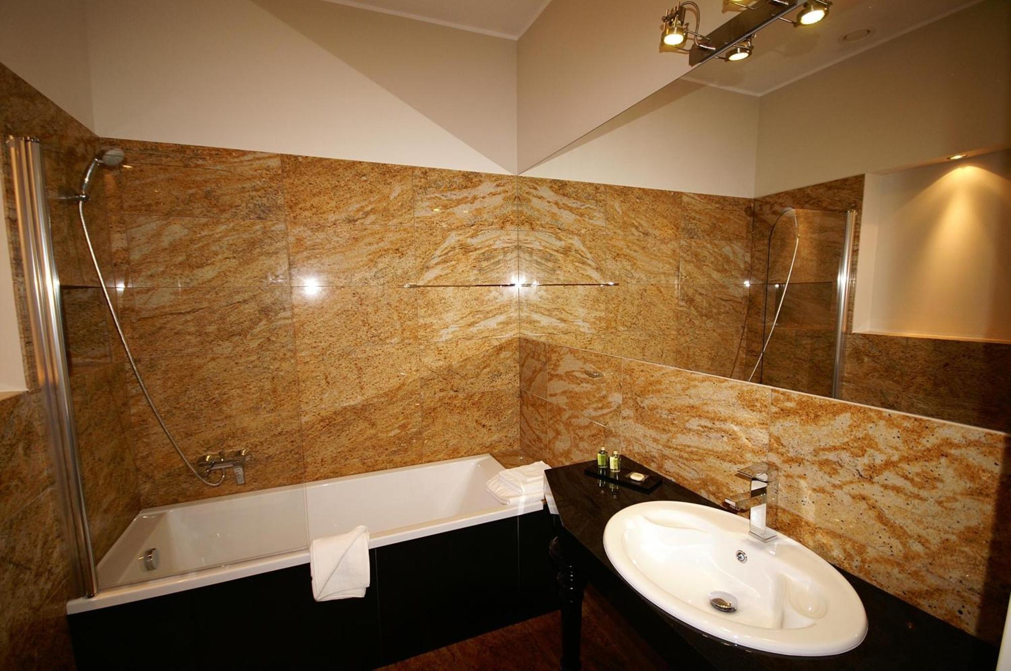 Hotel Kolegiacki بوزنان المظهر الخارجي الصورة
