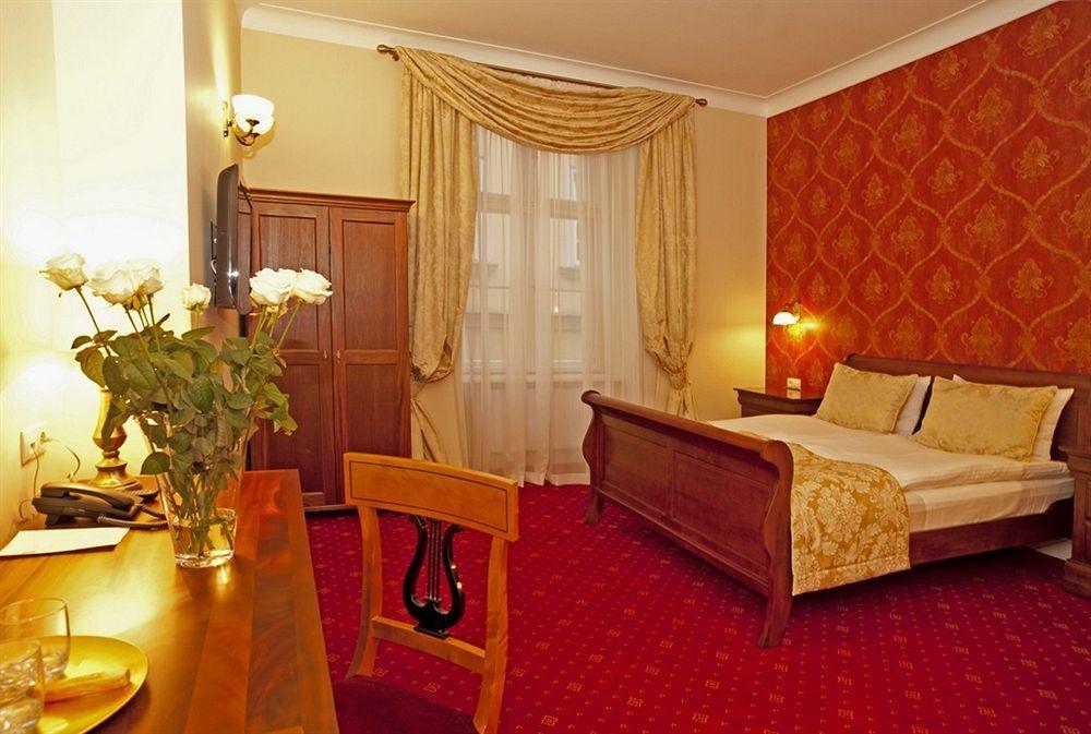 Hotel Kolegiacki بوزنان المظهر الخارجي الصورة