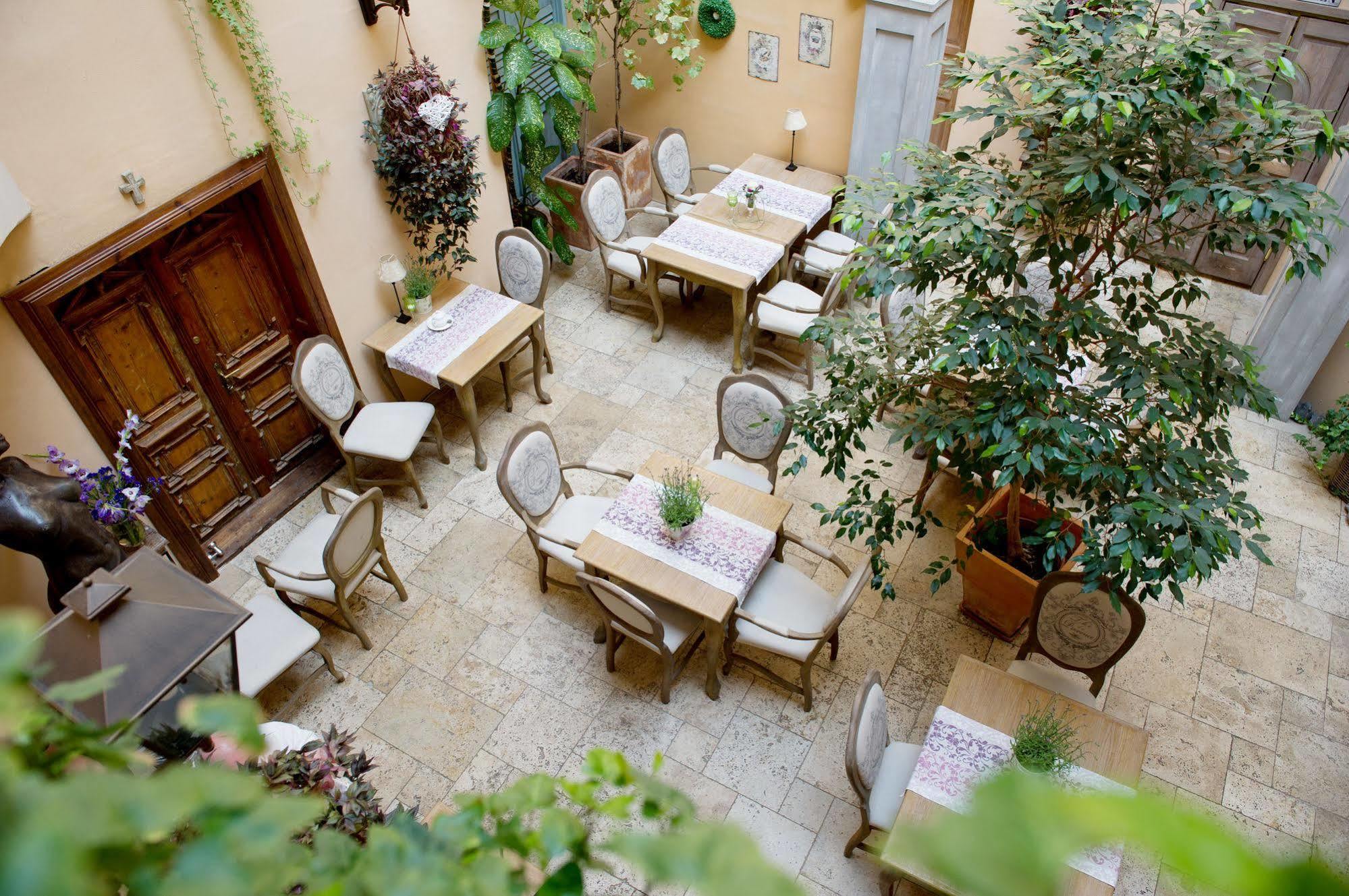 Hotel Kolegiacki بوزنان المظهر الخارجي الصورة