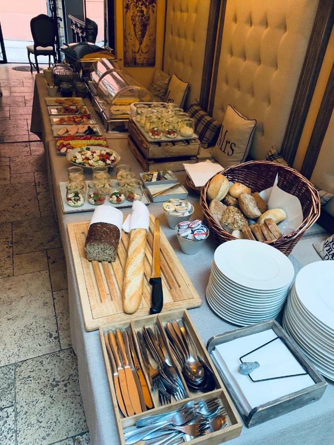 Hotel Kolegiacki بوزنان المظهر الخارجي الصورة